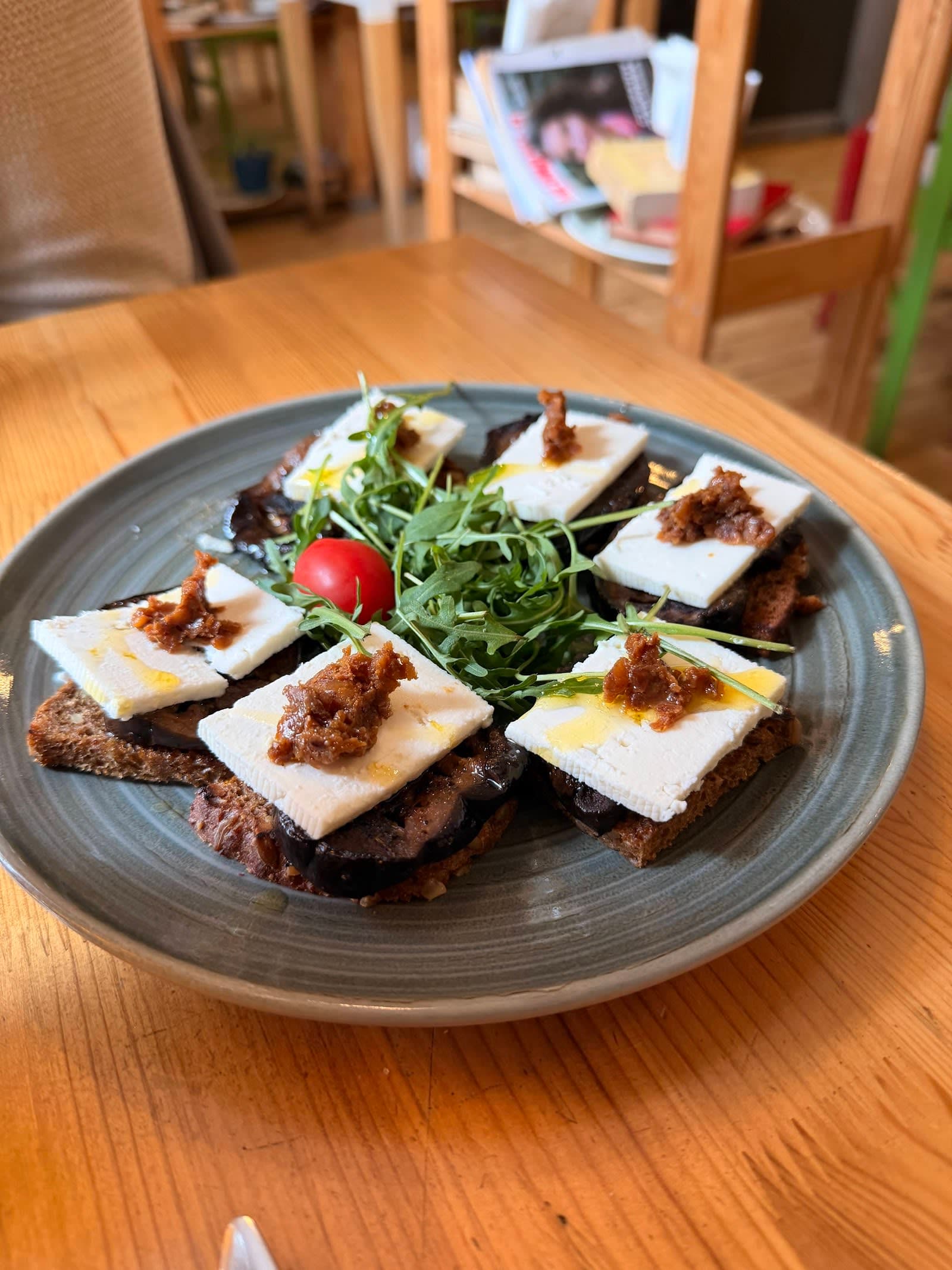 Aubergine - Craft beer. Craft food. 3