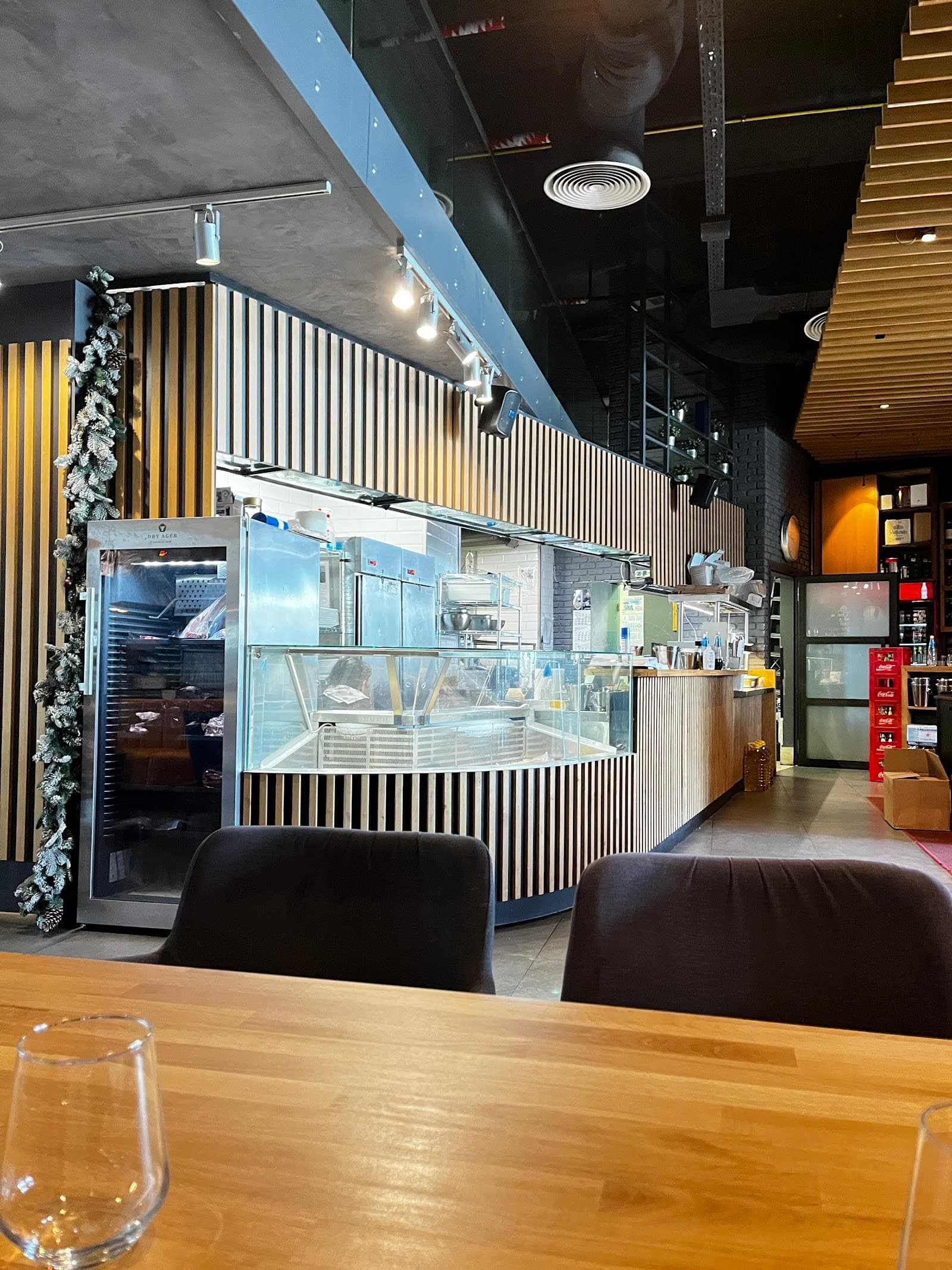 Crystal Burger & Steak 5