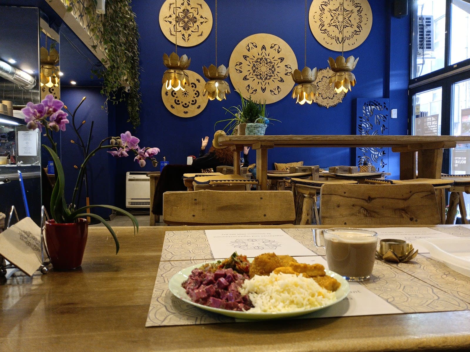 SATSANGA Vegetarian Restaurant 3